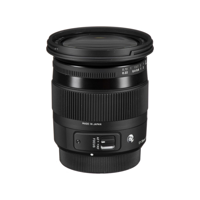 Sigma 17-70mm f/2.8-4 DC Macro OS HSM for Nikon - Likenew 95% Sigma 17-70mm f/2.8-4 DC Macro OS HSM for Nikon - Likenew 95%
