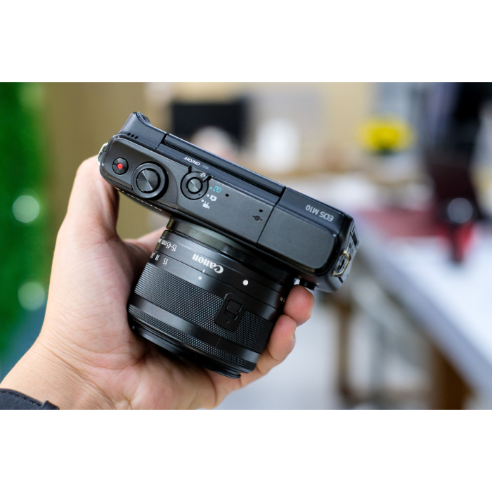 Canon EOS M10 kèm kit 15-45mm - mới 96% Canon EOS M10 kèm kit 15-45mm - mới 96%