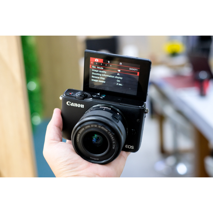 Canon EOS M10 kèm kit 15-45mm - mới 96% Canon EOS M10 kèm kit 15-45mm - mới 96%