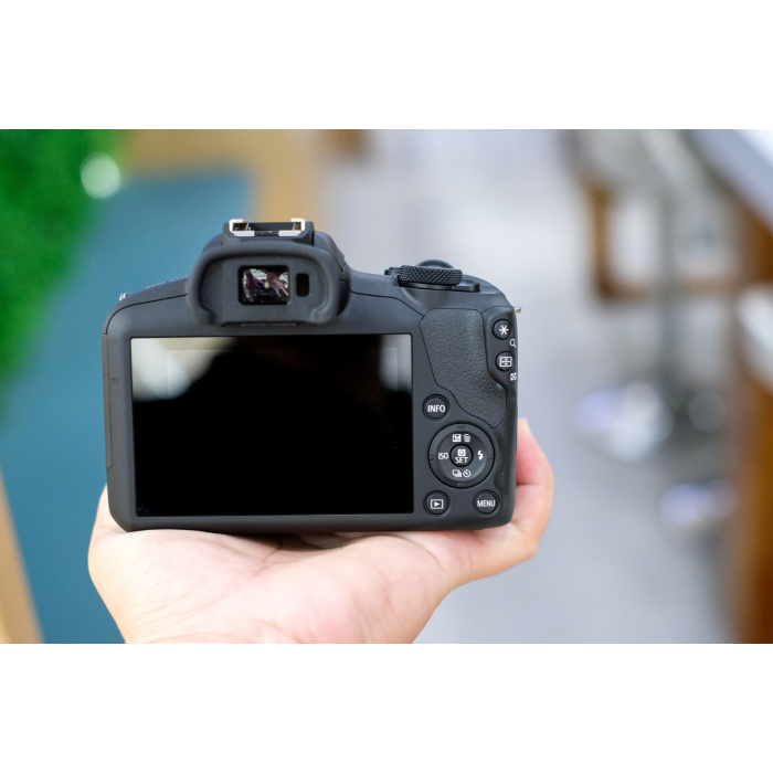 Canon EOS R100 + Kit 18-45mm - Likenew Canon EOS R100 + Kit 18-45mm - Likenew