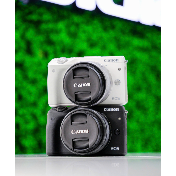 Canon EOS M3 + Kit Lens 15-45mm - Likenew (Body Only) Canon EOS M3 + Kit Lens 15-45mm - Likenew (Body Only)