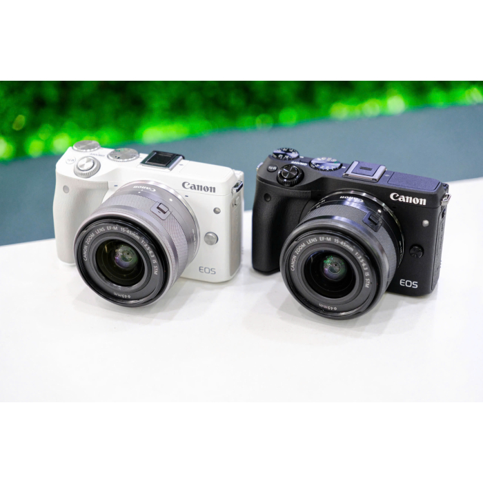 Canon EOS M3 + Kit Lens 15-45mm - Likenew (Body Only) Canon EOS M3 + Kit Lens 15-45mm - Likenew (Body Only)
