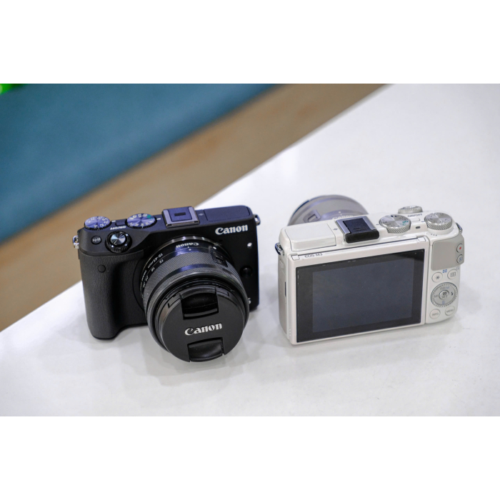 Canon EOS M3 + Kit Lens 15-45mm - Likenew (Body Only) Canon EOS M3 + Kit Lens 15-45mm - Likenew (Body Only)