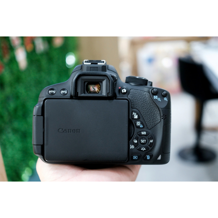 Canon EOS 700D  + kit 18-55mm - Likenew (2nd)